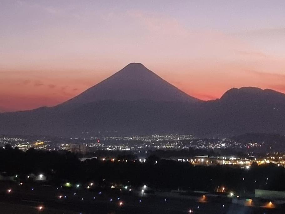 Amazing Volcano Views In Front Of Airport Гватемала Экстерьер фото